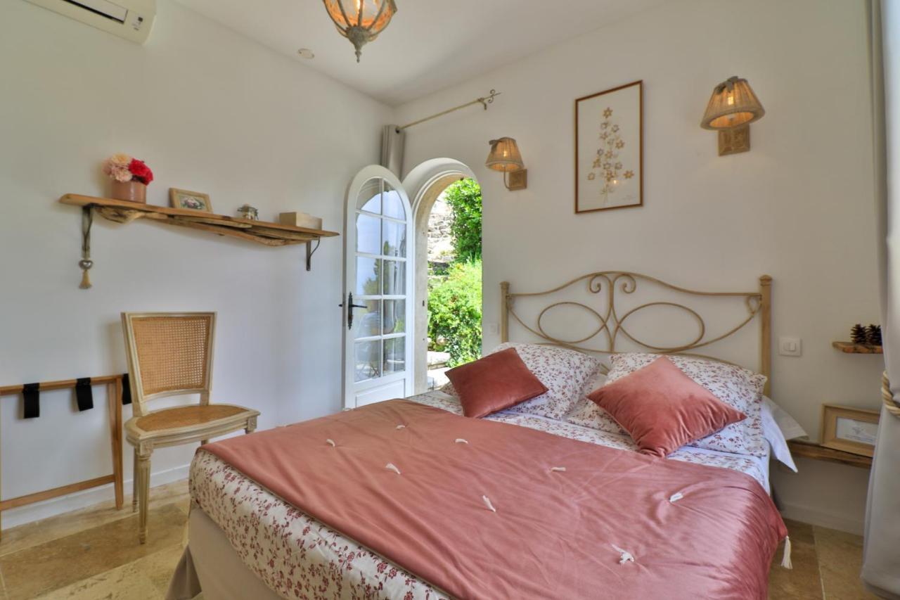 Le Mazet De Tourrettes Bed & Breakfast Exterior photo