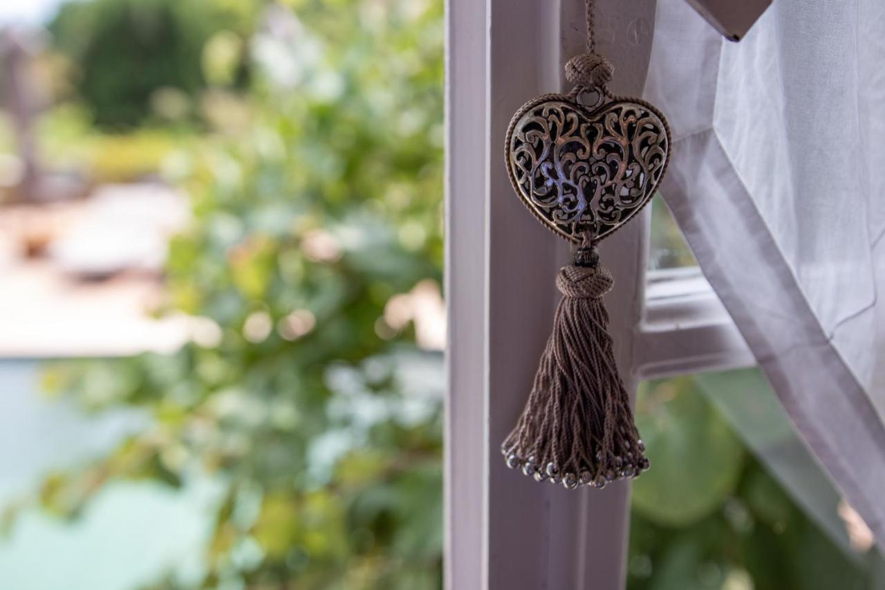 Le Mazet De Tourrettes Bed & Breakfast Exterior photo